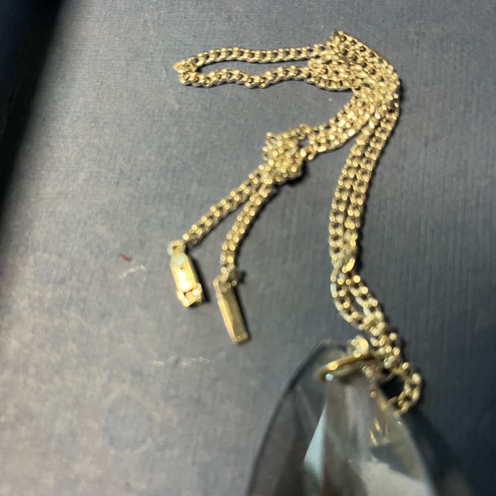 Elegant Crystal Prism‎ Pendant Necklace - Picture 4 of 5